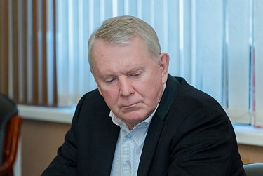 Депутаты готовятся к заседанию Законодательного Собрания